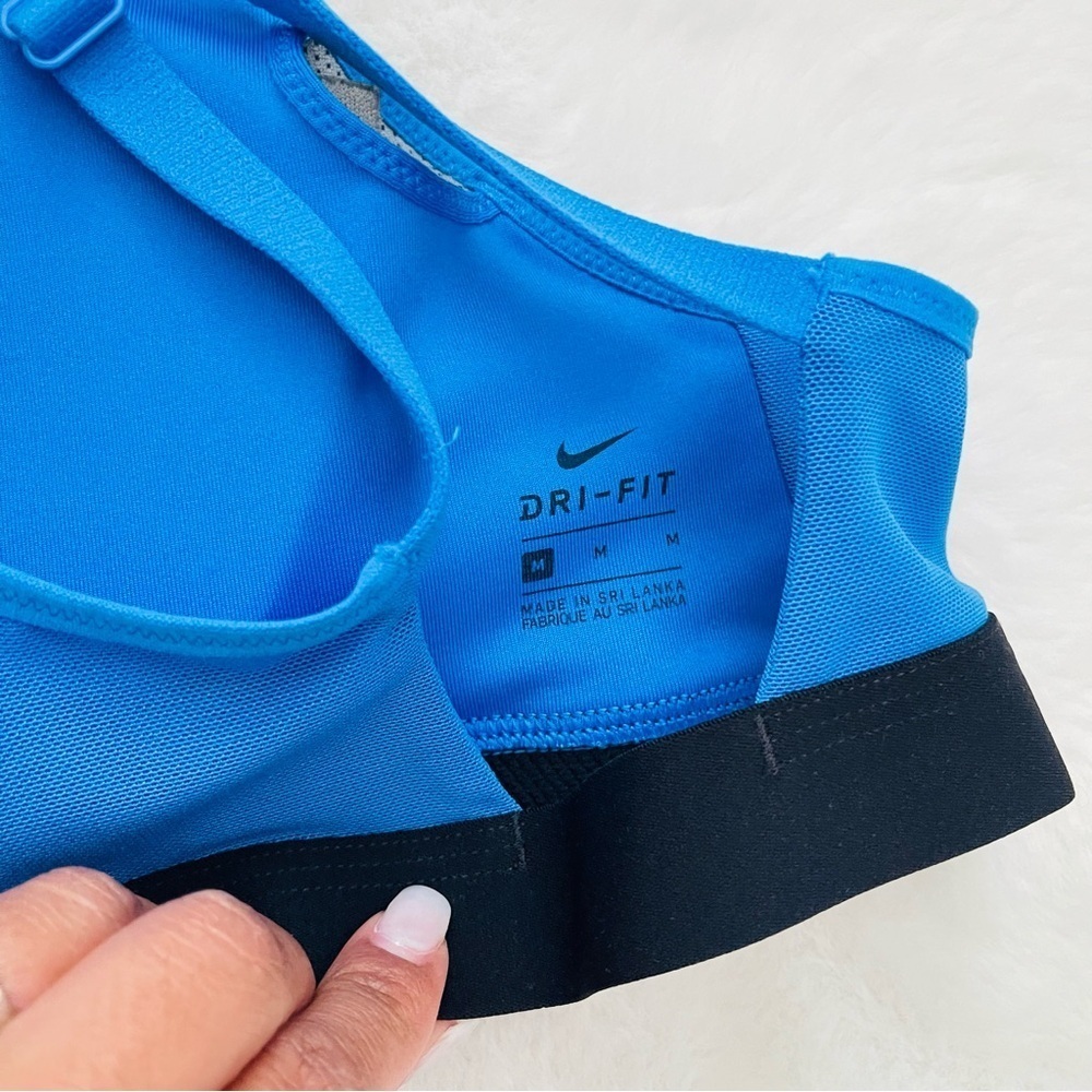 Nike Women's Vibrant Blue Sports Bra - Picture 8 of 8